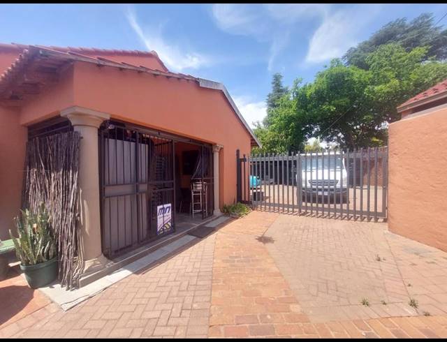 3 BEDROOM PROPERTY TO RENT IN HENNOPSPARK